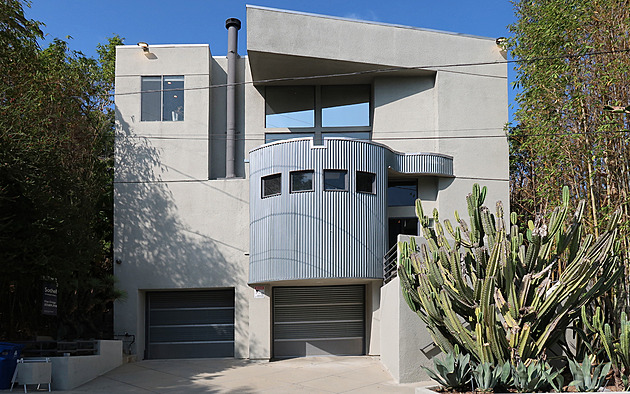 Dům s kuchyní, kterou by pochválil i Zdeněk Pohlreich, obklopily kaktusy