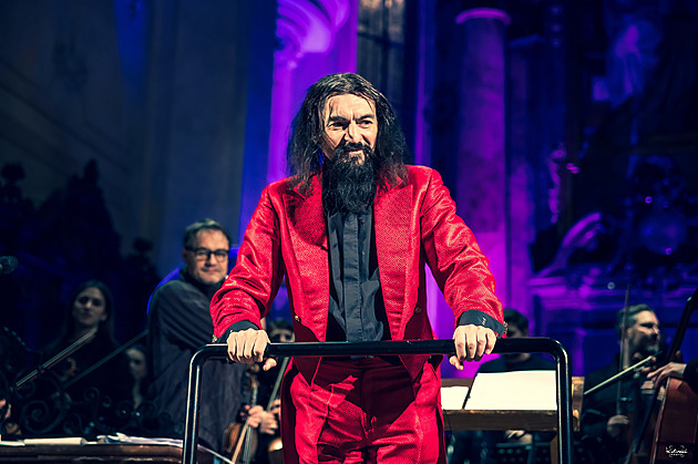 Pásli ovce v Alaši. Svatým Mikulášem zněly upravené koledy Varhana Orchestroviče