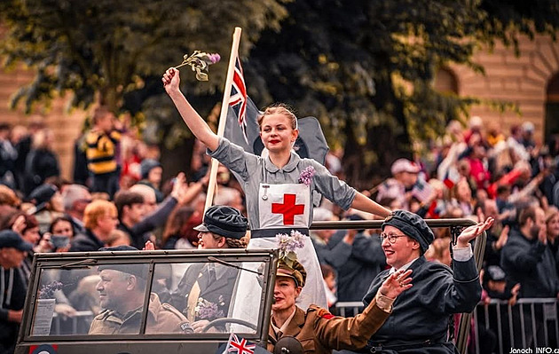 Ženy měly v armádách leckdy lepší výsledky než muži, říká studentka