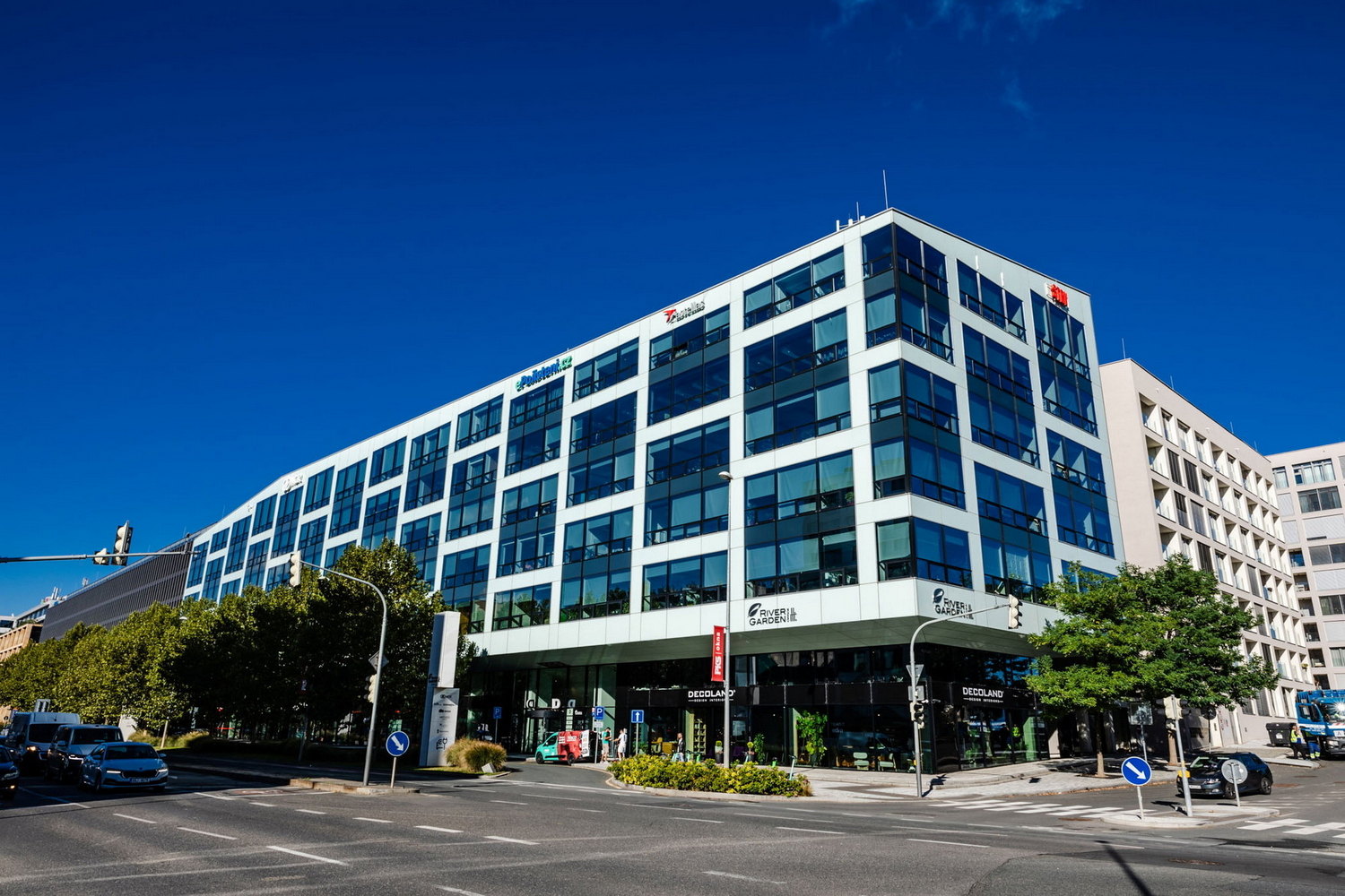 Kanceláře k pronájmu na Rohanském nábřeží: Pracujte v nejlepší lokalitě – rohanskenabrezi.cz