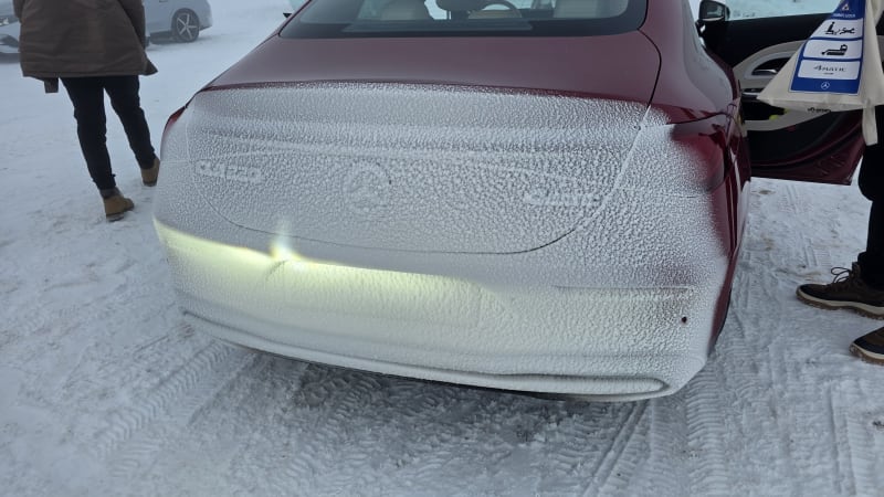 Nejčastější chyba českých řidičů se může prodražit. Pozor na SPZ v zimě, radí policie