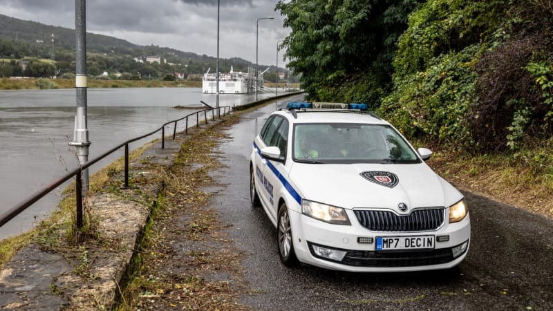 Střelba na městském úřadě na Děčínsku. V budově zasahuje policie