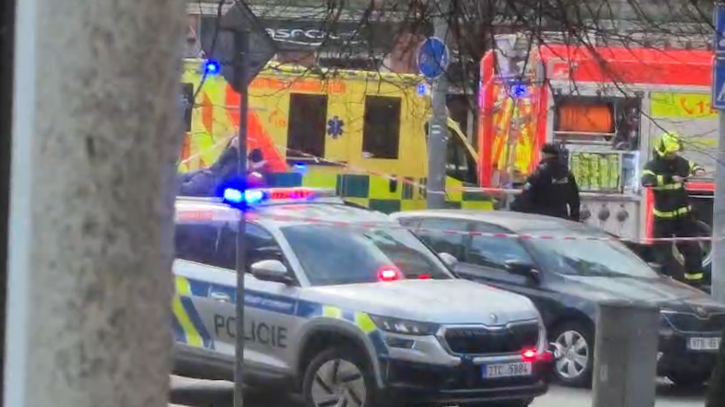 Policejní akce v Havířově: V jednom z bytů se zabarikádoval ozbrojený muž, dochází k evakuaci