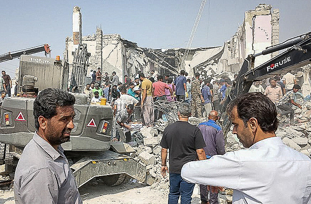 Přilétly tři rakety a z dívčí školy byly trosky se stovkou obětí, pláče Írán