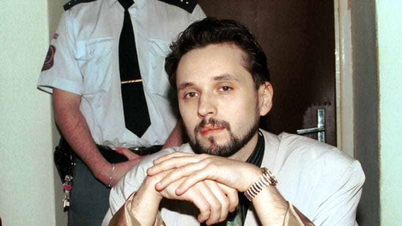 Nejbizarnější kauza devadesátek? Jak otcovrah Tříska údajně unesl a trýznil Ivetu Bartošovou