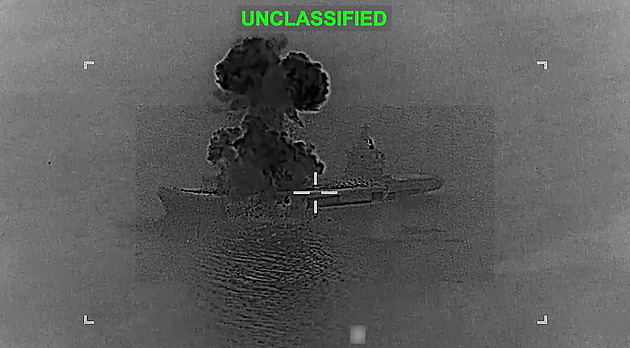 ONLINE: USA chtějí zcela zničit íránské námořnictvo. Teherán pokračuje v odvetě