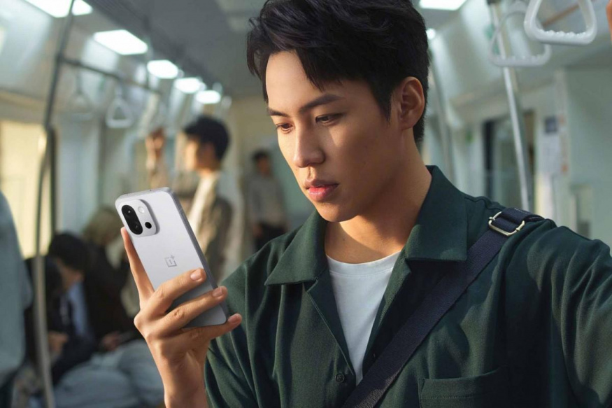 OnePlus 15T se ukazuje před premiérou. Zaujme známým designem a kompaktními rozměry