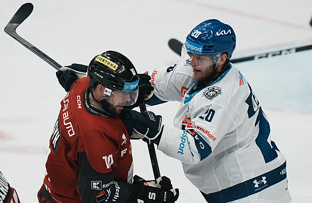 ONLINE: Sparta - Kladno 1:1. Rozhodující duel, Kořenář propustil Audettovu střelu