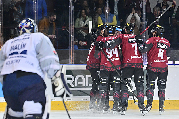 ONLINE: Sparta - Plzeň 1:0. Boj o přežití i postup, po 32 sekundách skóruje Chlapík