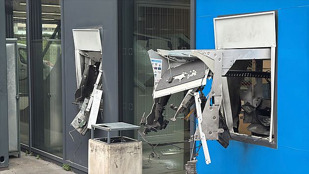 Policie zadržela čtyři muže, podezírá je z výbuchu bankomatů a krádeže peněz