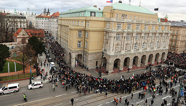 Studenti podpoří protestem ČT i Rozhlas. Odejdou z výuky, v Praze se chystá pochod
