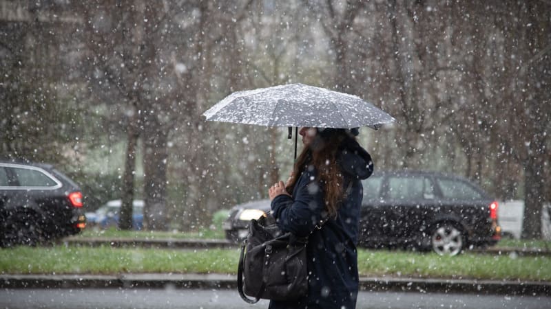 Léto vystřídá studená sprcha, do Česka se vrátí i sníh. RADAR odhaluje, jak bude u vás