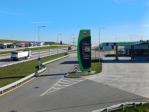 Maximální ceny pohonných hmot v pátek vzrostou o desítky haléřů na litr