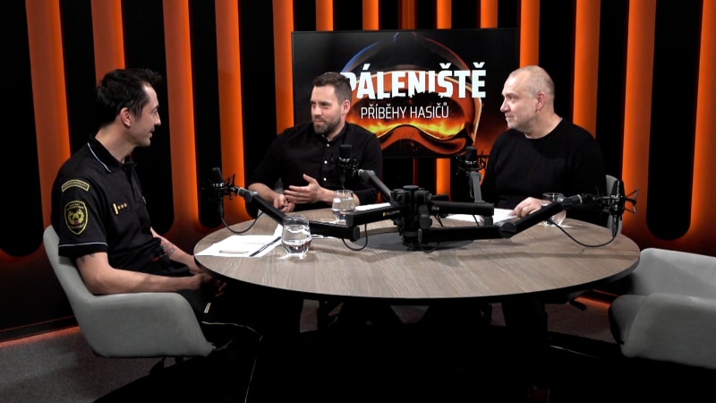 Elektrickou koloběžku se nesnažte hasit, radí odborník. Co v případě požáru dělat?