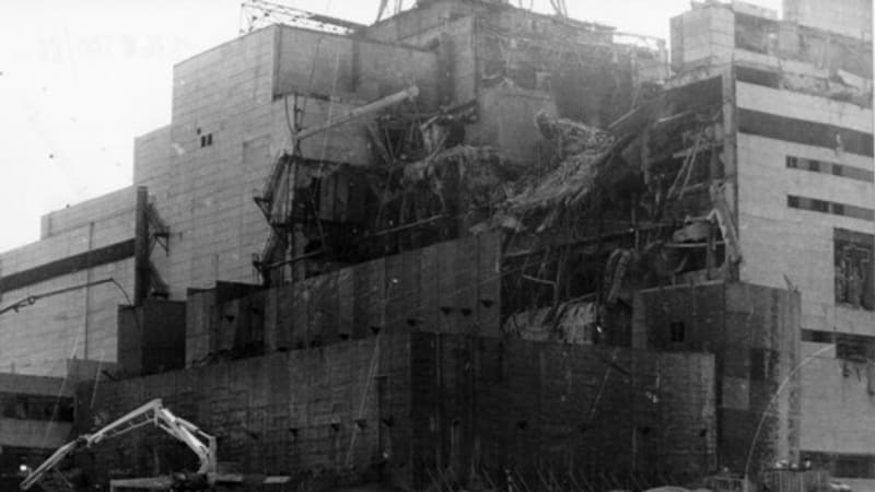 Výbuch Černobylu vyvolala souhra dvou okolností. Cesta k jaderné katastrofě minutu po minutě