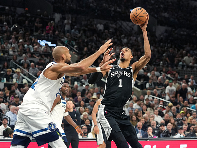 Spurs jsou blízko finále konference, zářil Wembanyama. Hraje dospěle, chválil kouč