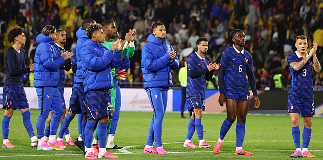 Zlé znamení pro Francii? Kdepak, jen budíček, říká trenér favoritů šampionátu