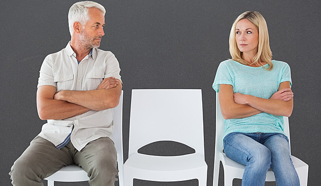 Vydělává-li žena víc, hrozí rozvod. Studie hledala důvod, zkoumala i Česko