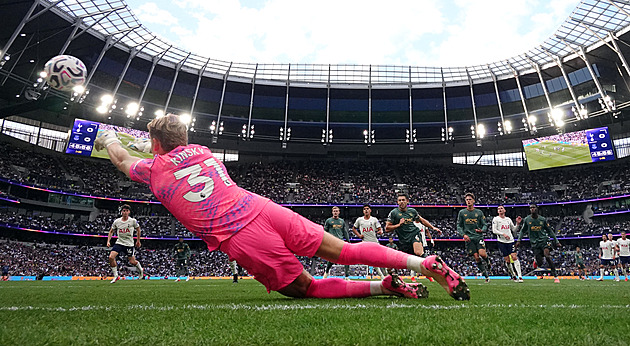 Tottenham - Aston Villa: Vychytá Kinský další nulu? Preview a sázkové kurzy