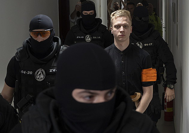 Za vraždu dvou lidí na gymnáziu na Slovensku dostal mladík 25 let vězení