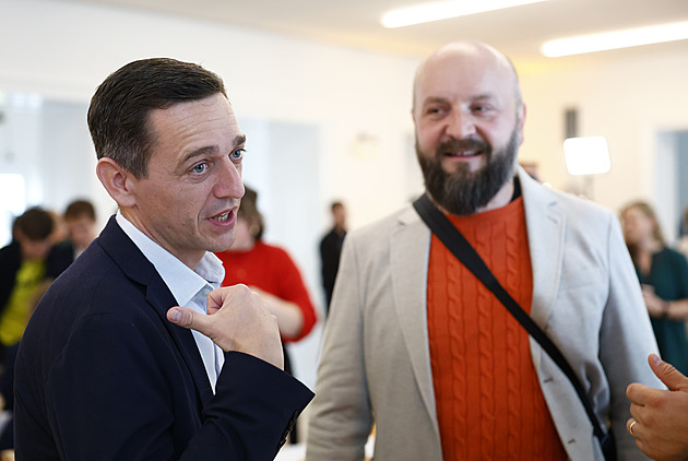 Grolich poznal písničkáře Helana v klubu, za hit Tý, tý, ty, tý, tý pro něj chce Slavíka