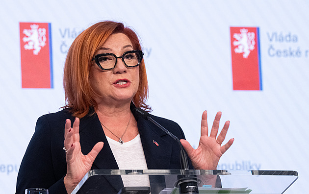 Poslanci projednají návrh rozpočtu na příští rok se schodkem 386 miliard korun