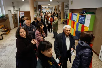 Srbové hlasují v předčasných parlamentních volbách, zájem je veliký