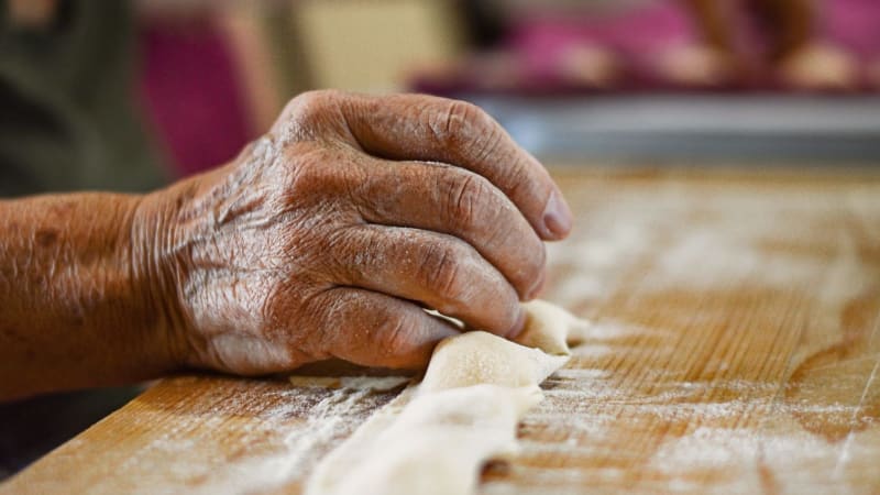 Zemřela slavná „toskánská babička“. Její vtipná videa okouzlila miliony lidí, vařila i králi